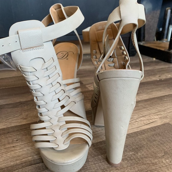 💘3 for $30💘 Size 8.5 high heels - Picture 1 of 3